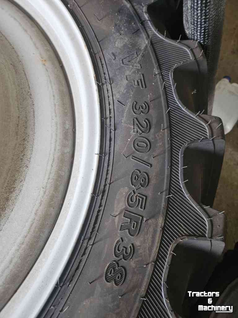 Wheels, Tyres, Rims & Dual spacers BKT BKT 280/85 r 24   ALLIANCE 320/85r38