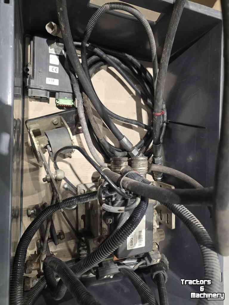 GPS steering systems and attachments Raven Raven SBGuidance ploegbesturing