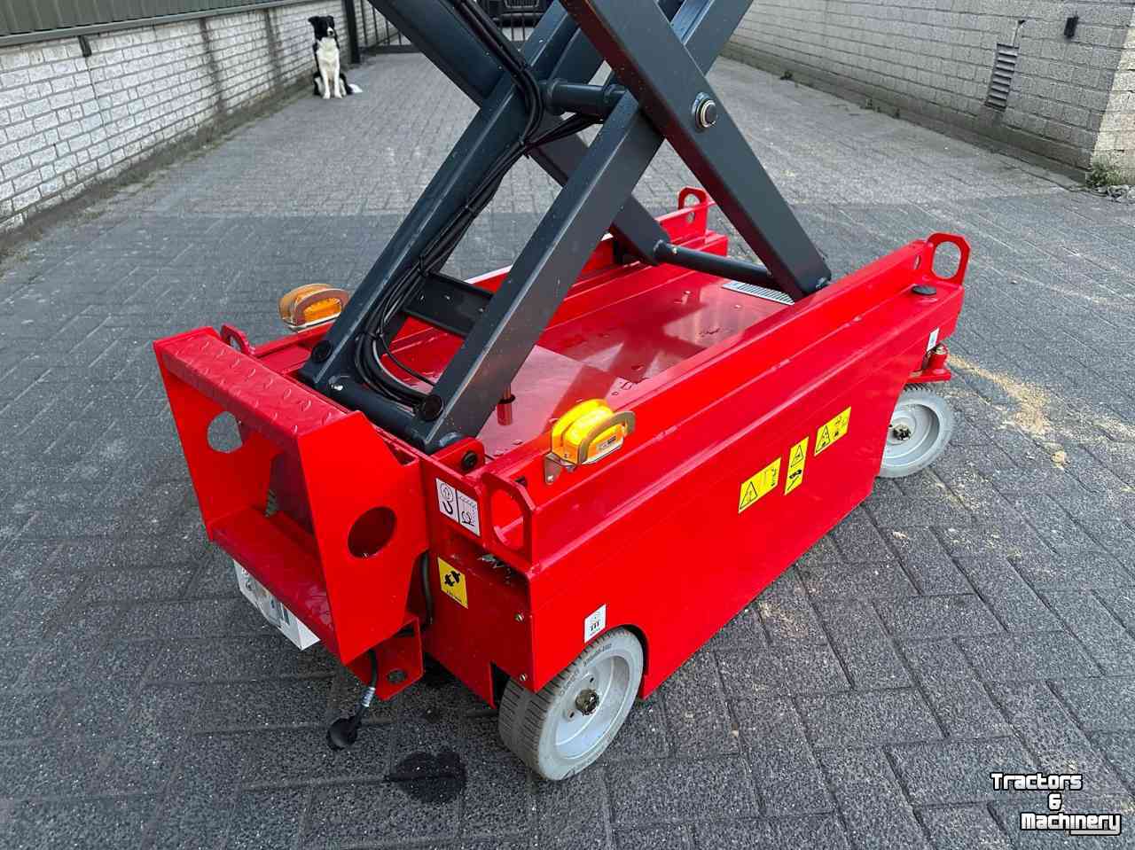 Articulated platforms Magni ES0607DC schaarhoogwerker Nieuw staat Magni schaarlift, van Bj 2022,