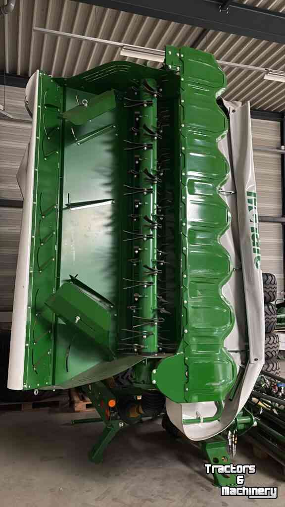 Mower McHale Proglide B9000 + F 3100 Triple Maaier Overjarig