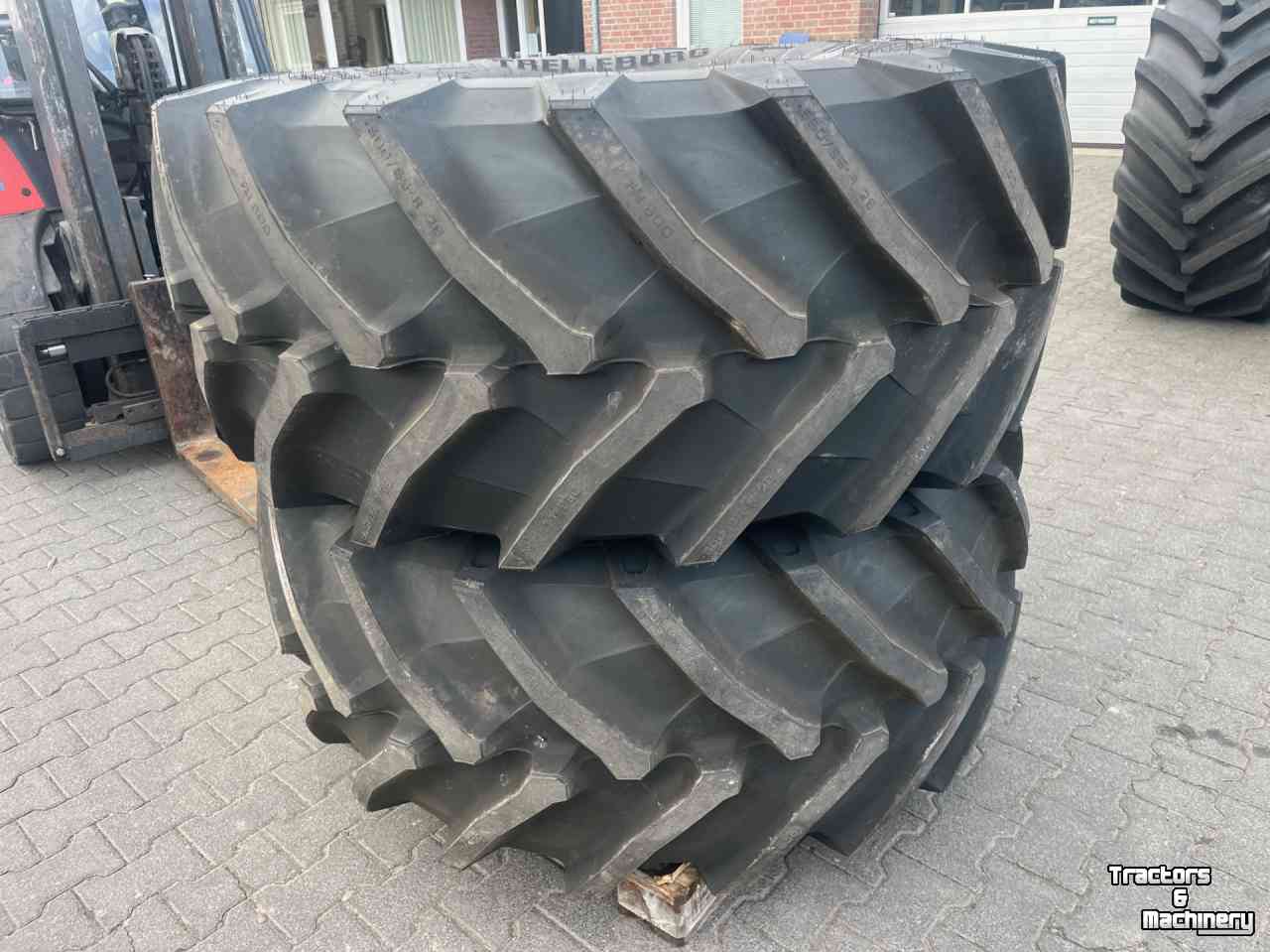 Wheels, Tyres, Rims & Dual spacers Trelleborg 600 / 65 - r 28