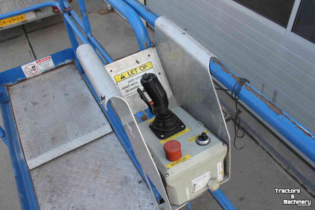 Articulated platforms Up Right SL-20 schaarhoogwerker elektrisch