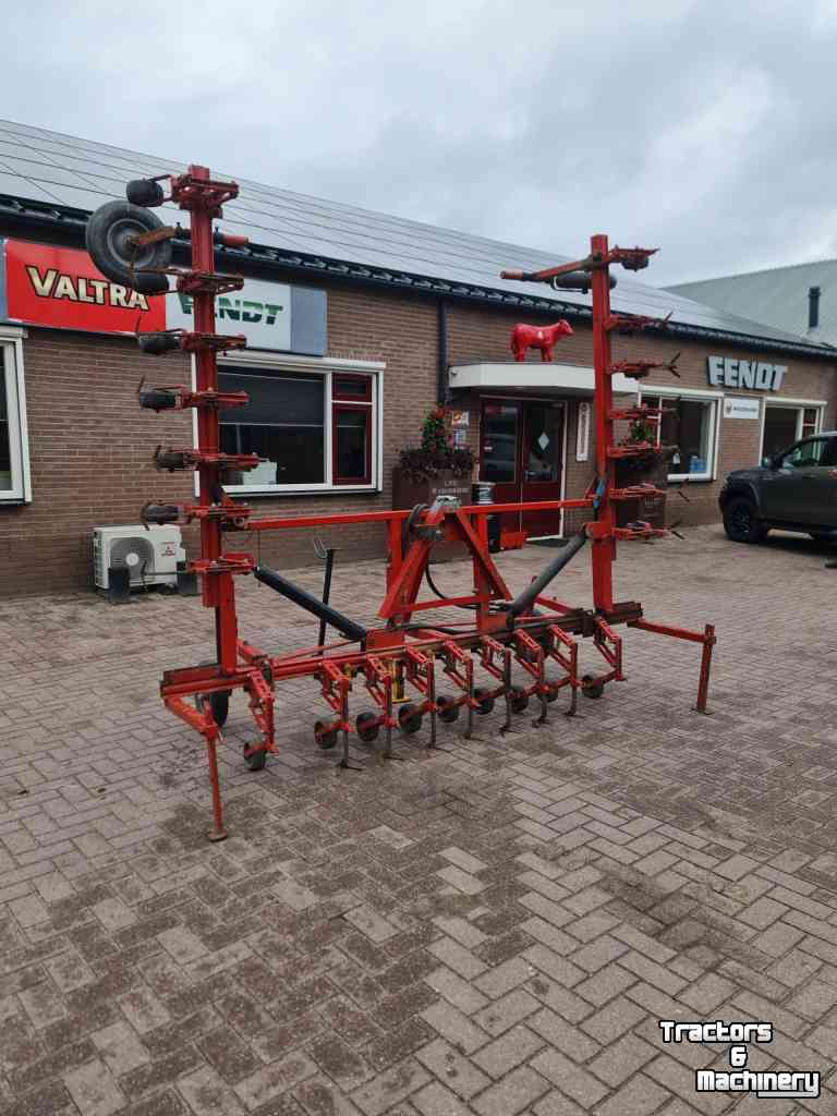 Inter-row cultivator Steketee Uienschoffelmachine