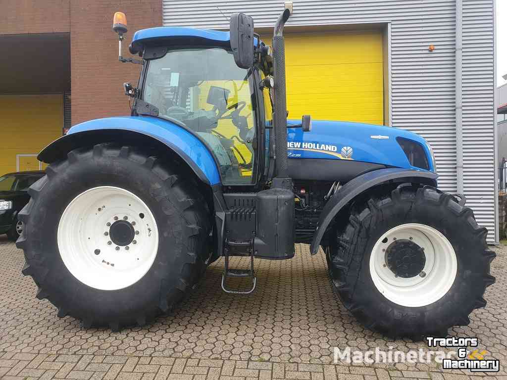 Tractor New Holland T7.235
