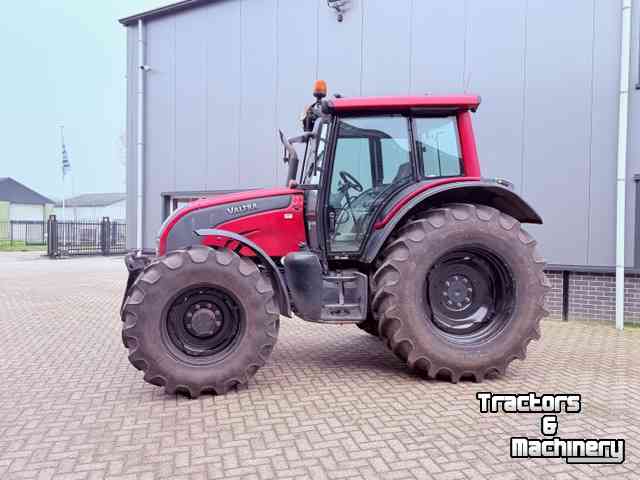 Tractor Valtra N121 hitech, 50km, geveerd, Fronthef