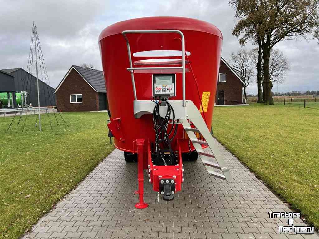 Vertical feed mixer Peecon Biga Topliner Twin Future 19