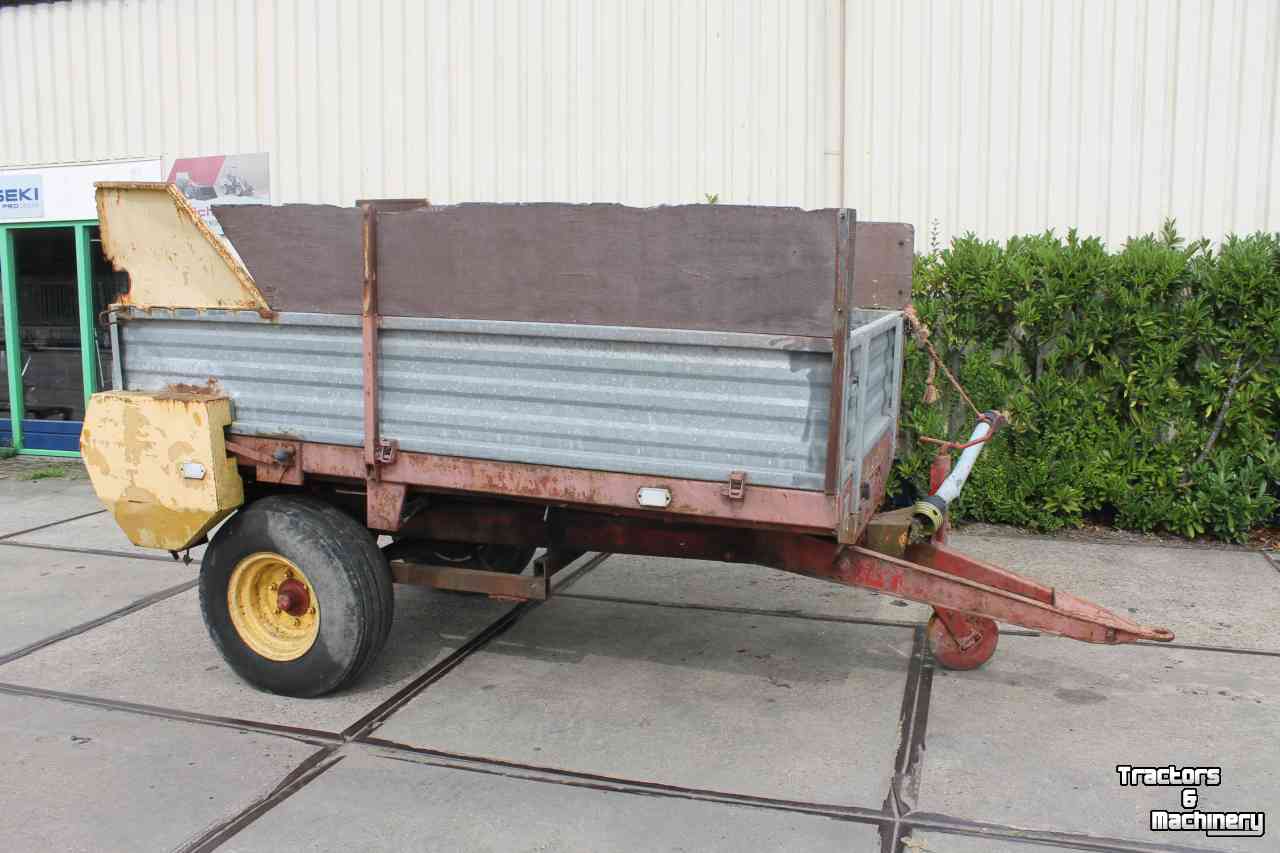 Manure spreader Agromet N245 meststrooier ruigemeststrooier opknapper