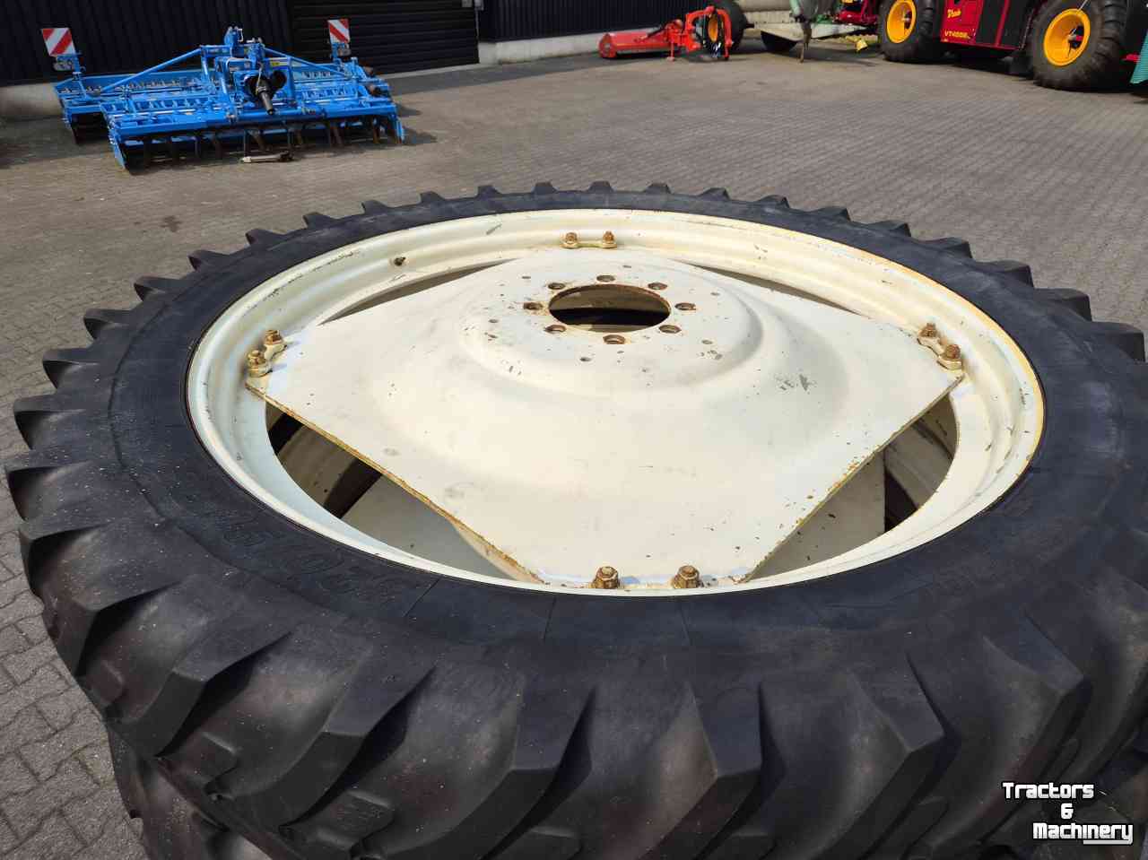 Wheels, Tyres, Rims & Dual spacers Michelin 320/90R54, cultuurwielen veldspuit