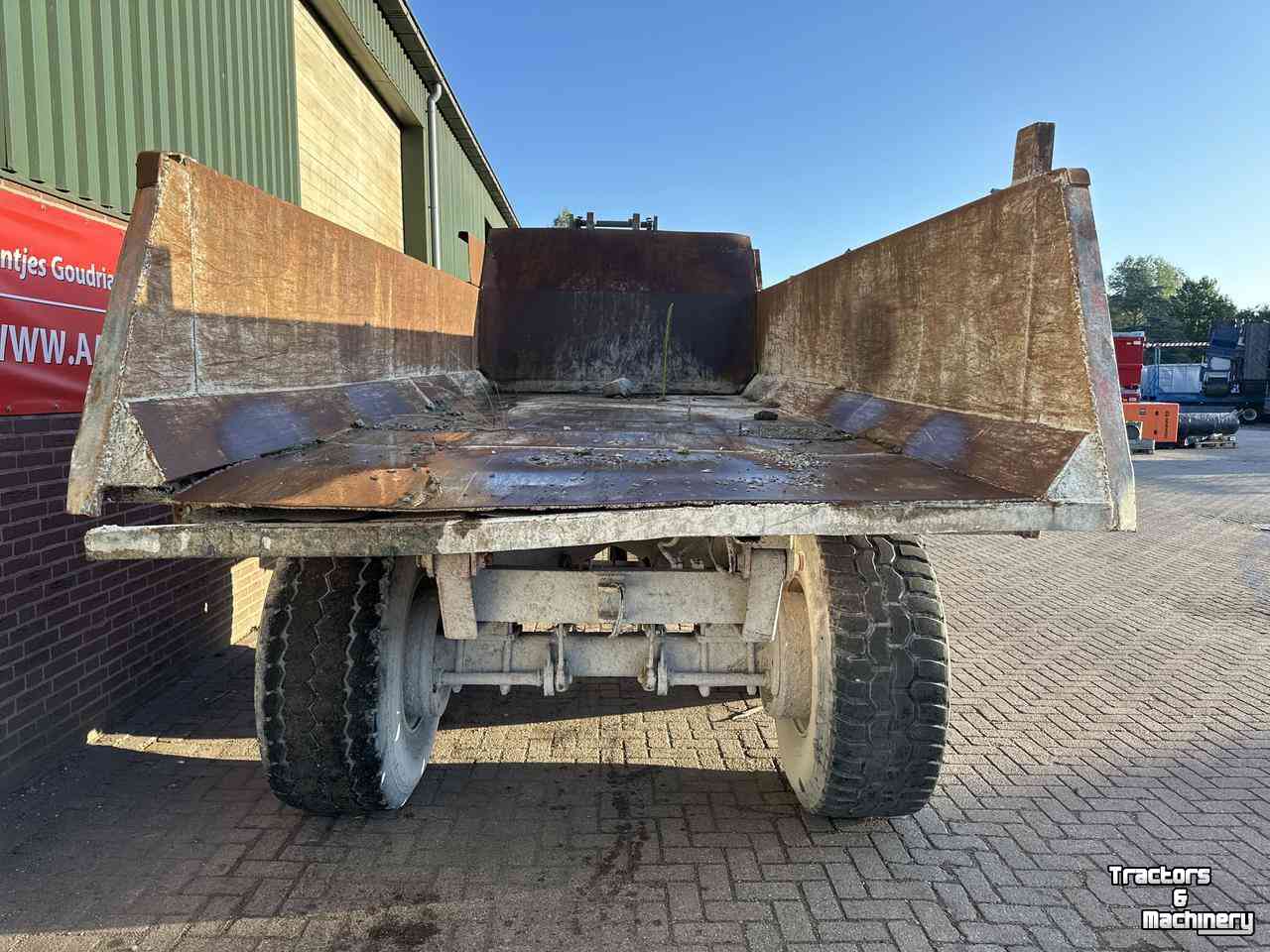 Earth- / Sand-dumper Beco Kipper