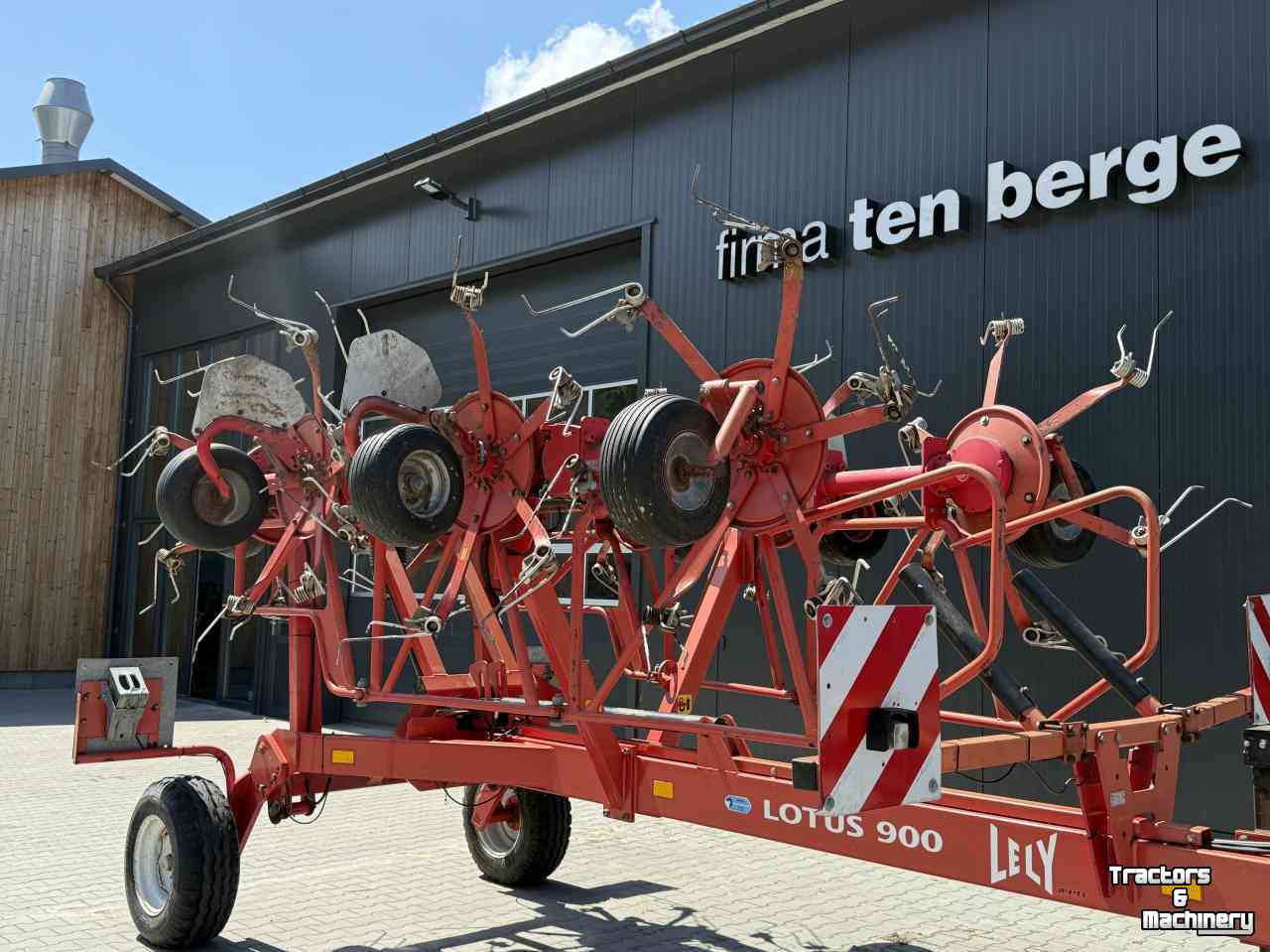 Tedder Lely Lotus 900