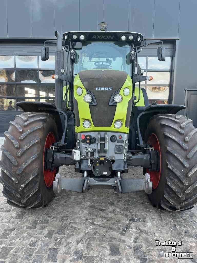 Tractor Claas Axion 810 C-matic