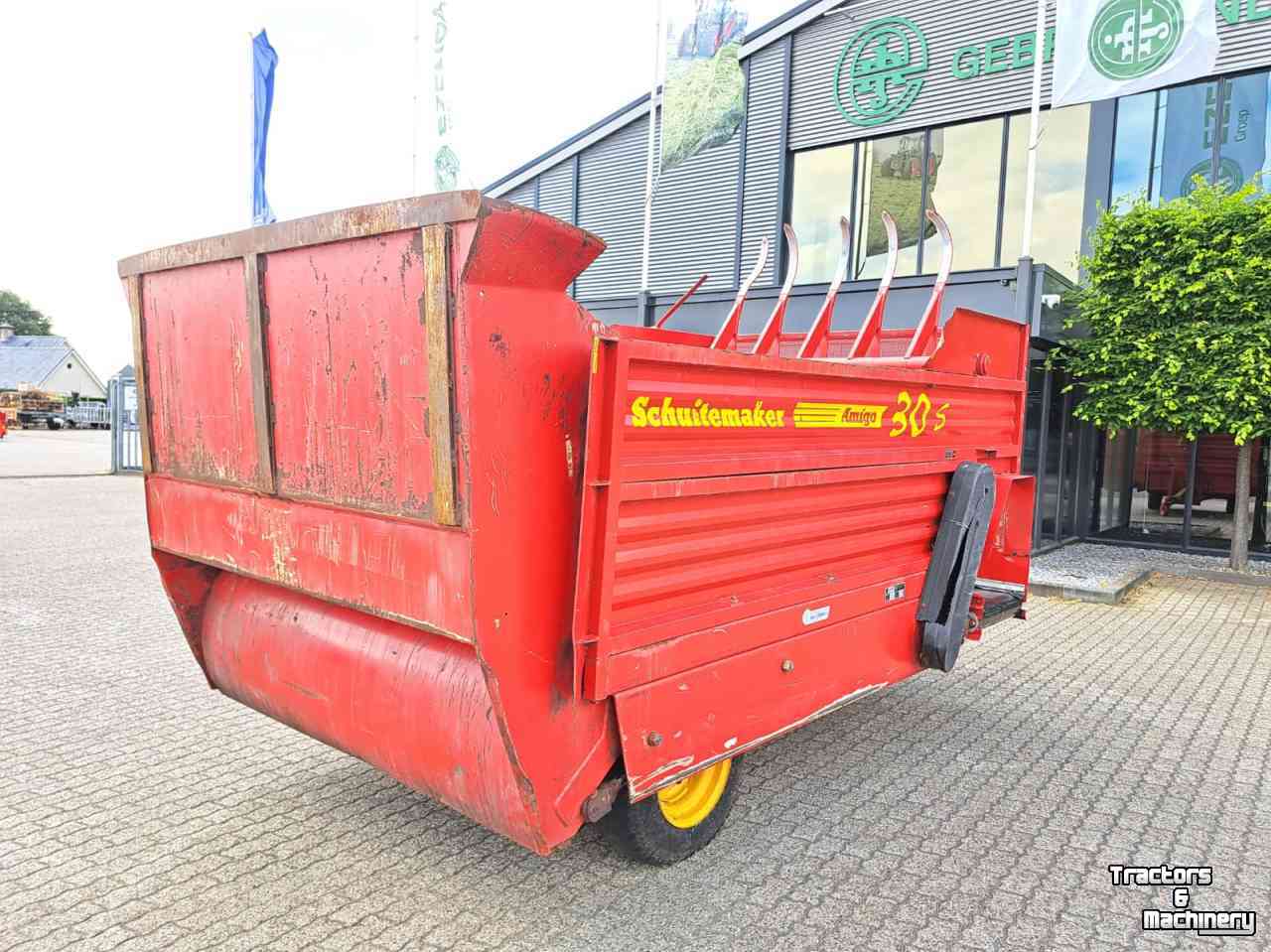 Silage-block distribution wagon Schuitemaker Amigo 30S