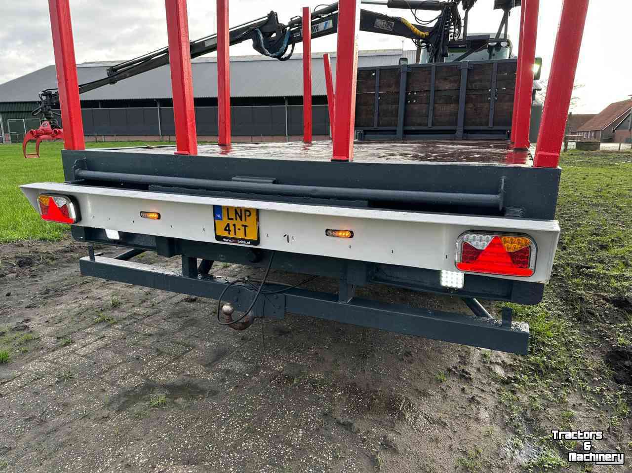 Tree transporter  bomenwagen/bomenuitrijwagen