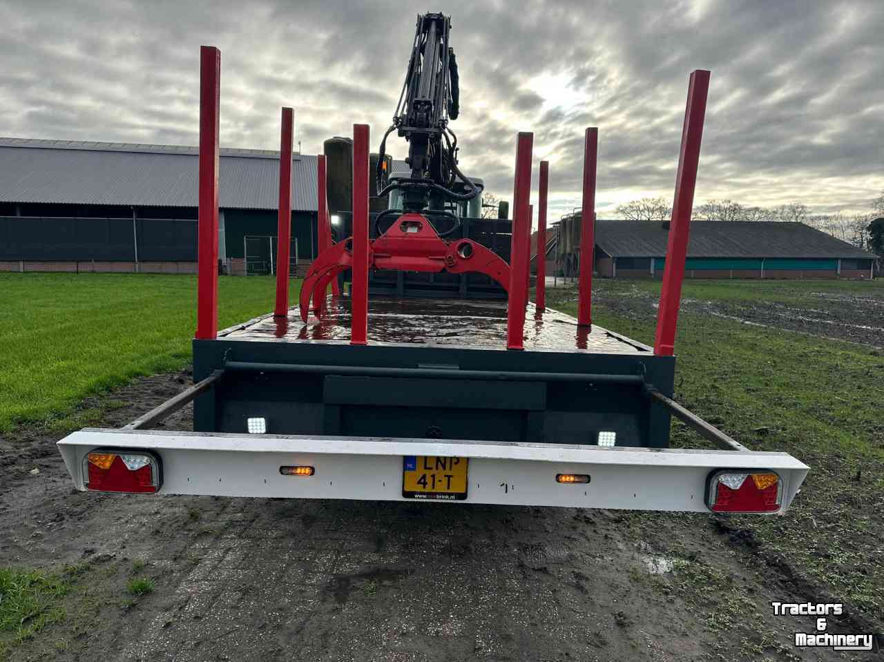 Tree transporter  bomenwagen/bomenuitrijwagen