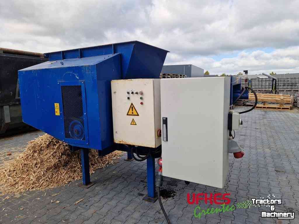 Wood Chipper  Bleu Single Shaft Shredder / Hakselaar / Versnipperaar