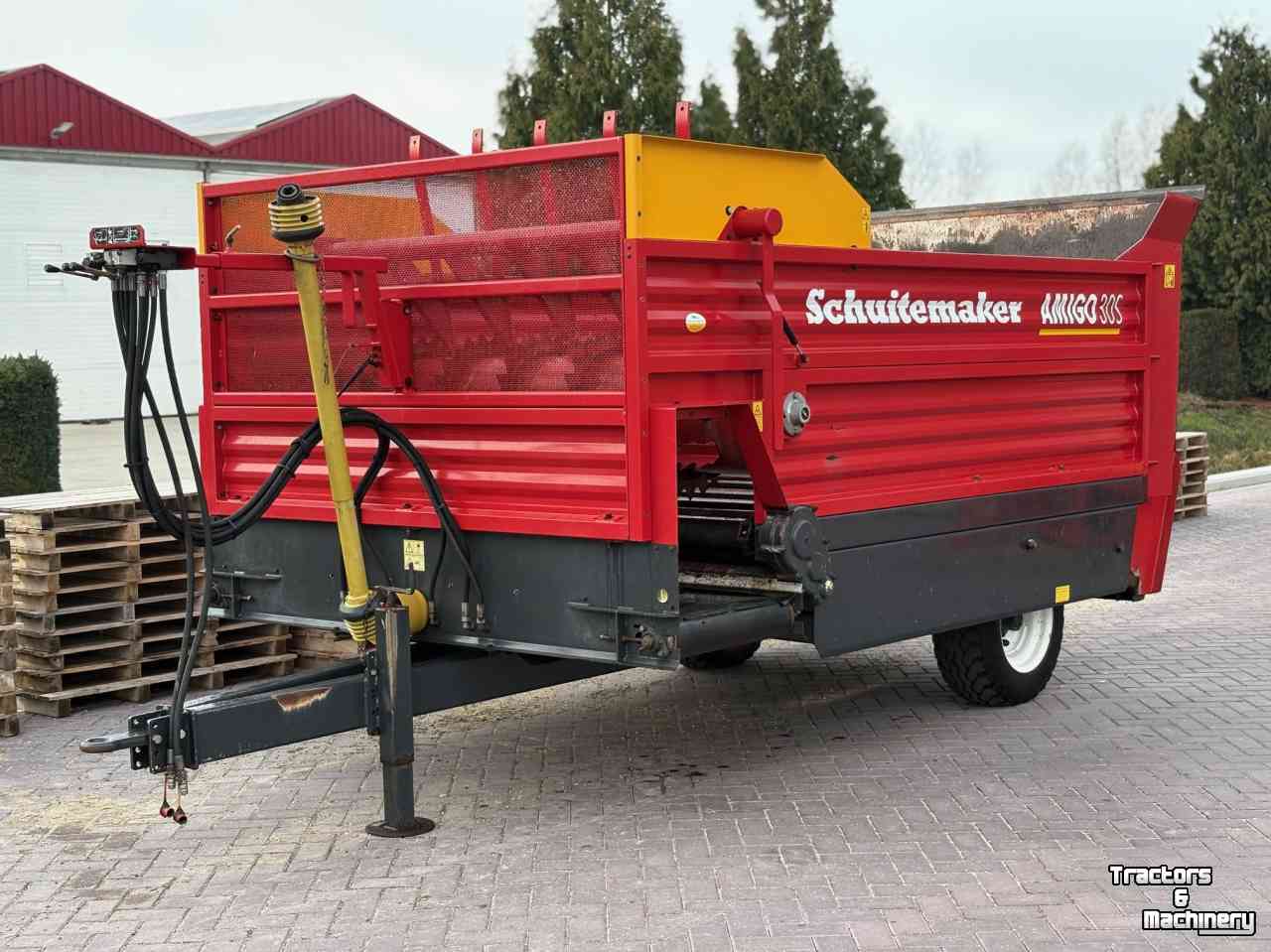 Silage-block distribution wagon Schuitemaker AMIGO 30S