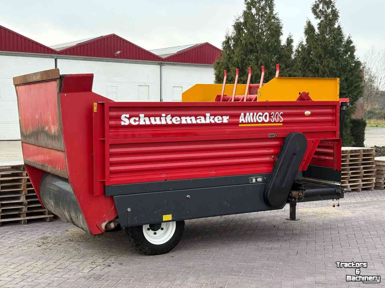 Silage-block distribution wagon Schuitemaker AMIGO 30S
