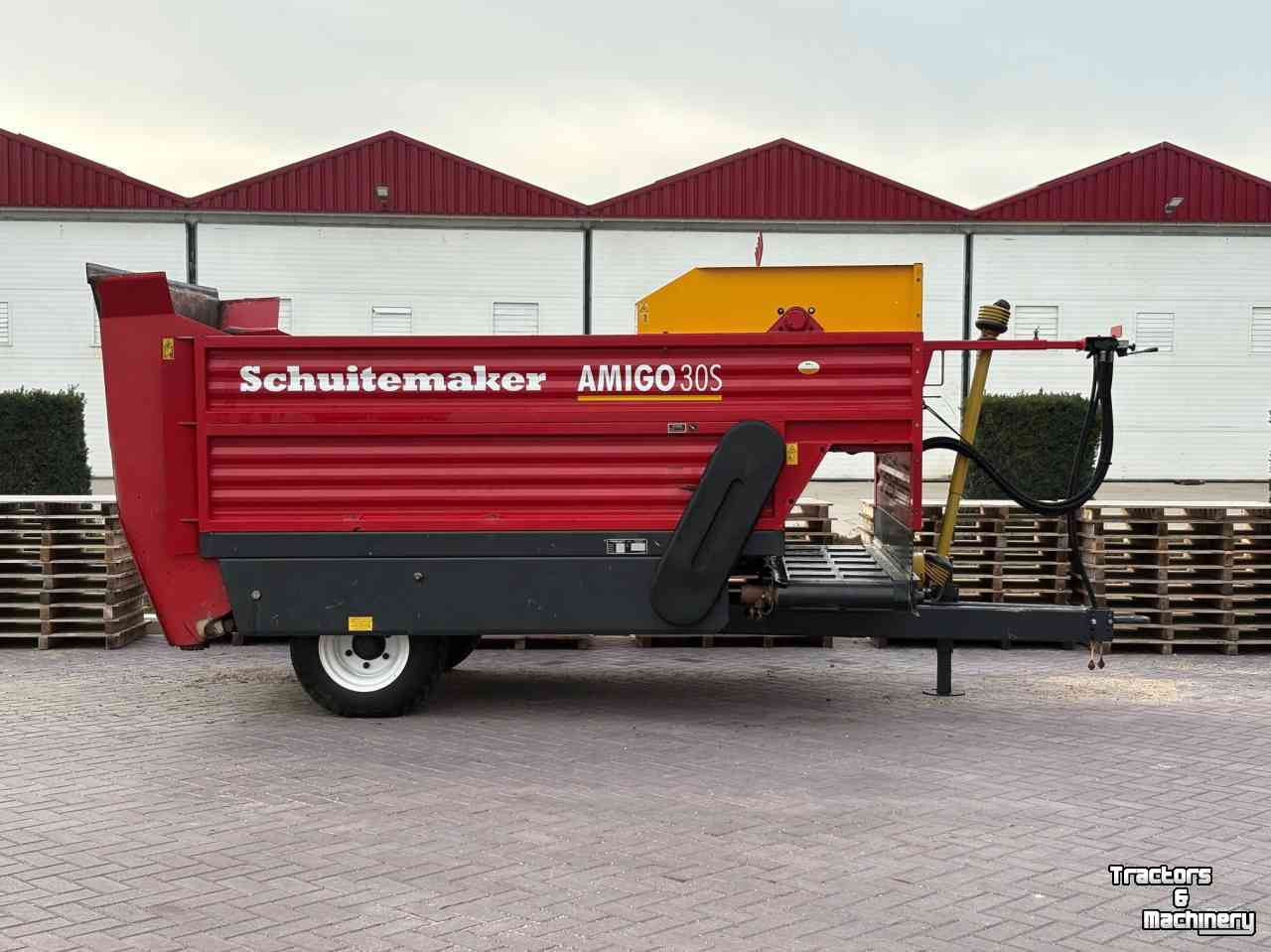 Silage-block distribution wagon Schuitemaker AMIGO 30S