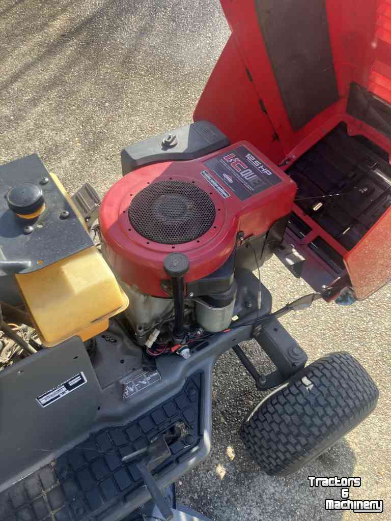 Ride-on mower Massey Ferguson 20-12 collectors item