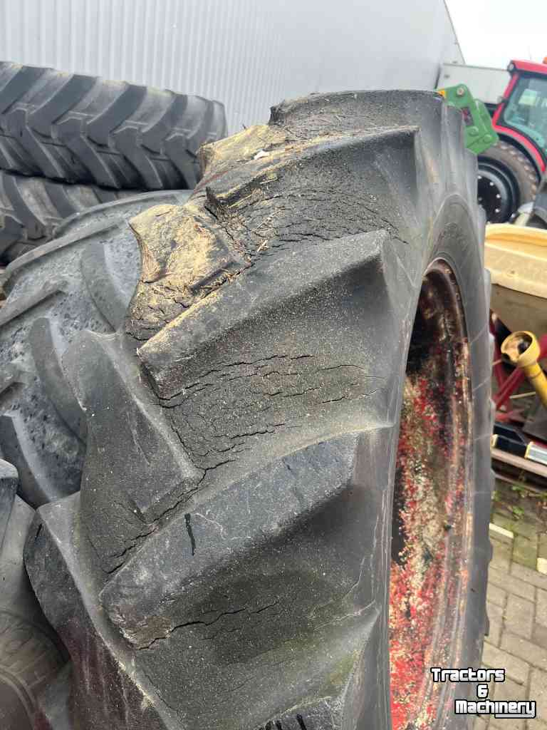Wheels, Tyres, Rims & Dual spacers Molcon 16.9R38