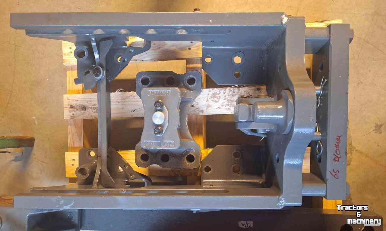 Diverse new spare-parts Massey Ferguson Trekhaak VARIO MF