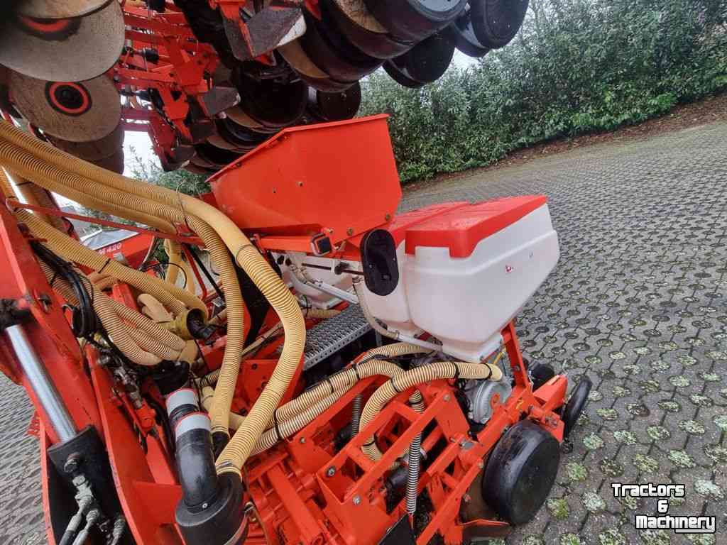 Vegetable- / Precision-seed drill Gaspardo MTI 12 Zaaimachine + Kuhn Venta TF 702 Front-Tank