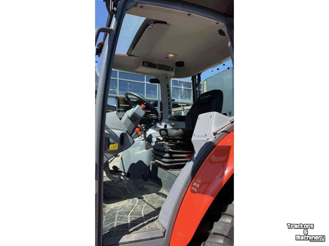 Tractor Kubota M7042