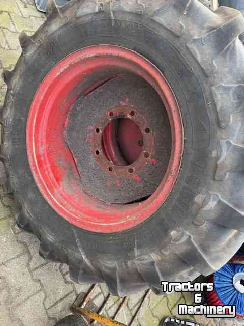 Wheels, Tyres, Rims & Dual spacers Alliance 13.6-24"op velg