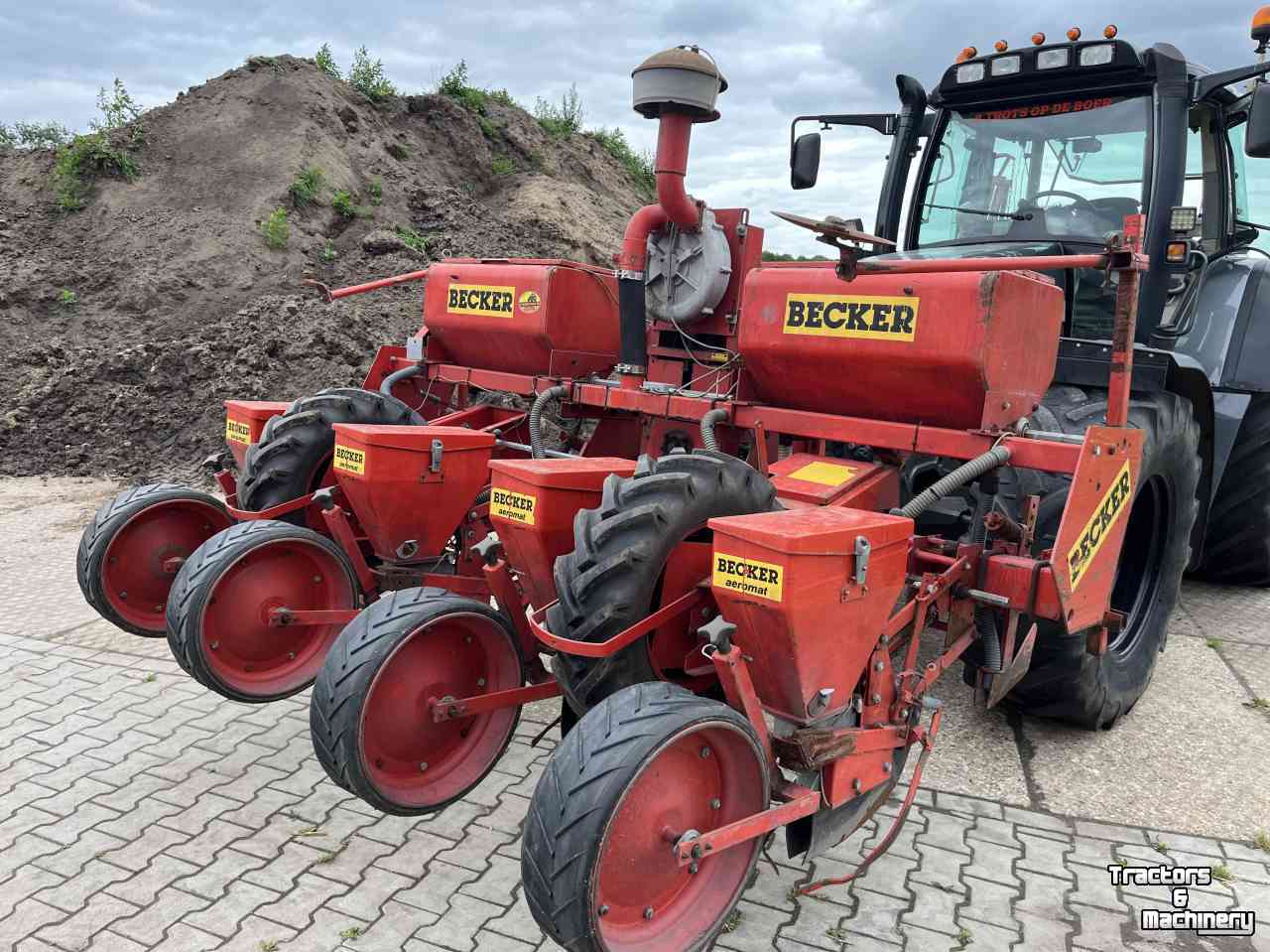 Seed drill Becker 4 rijer maiszaaimachine