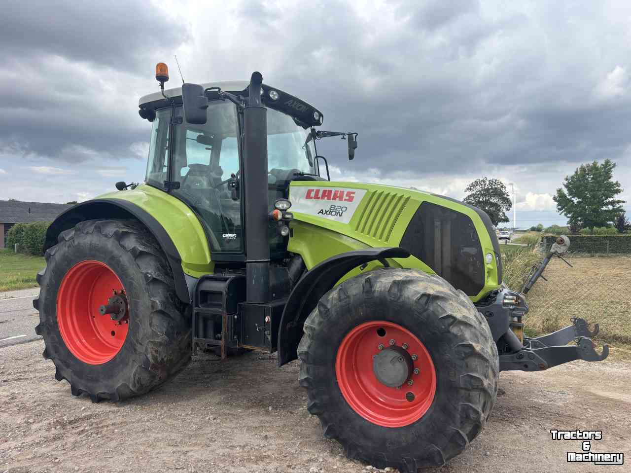 Tractor  Claas 820 cvt axion