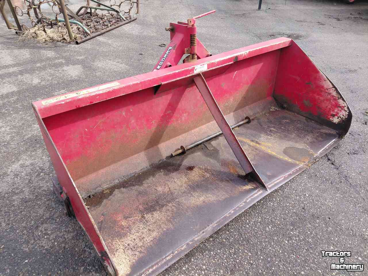 Tractor tipping boxes Peecon TB 225