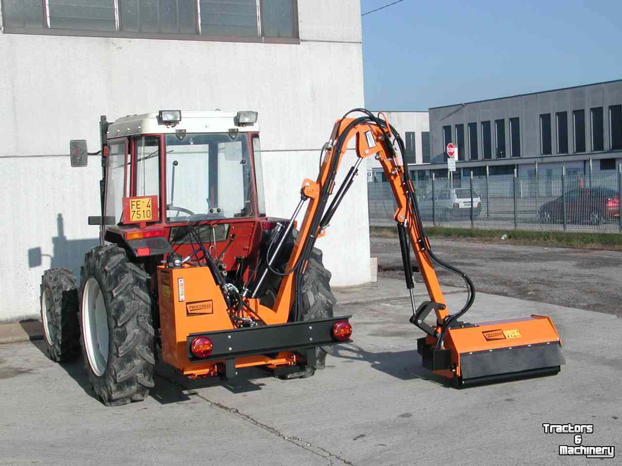 Mowing arm with flailmower  Procomas Klepelmaaiers Armklepelmaaiers Maaiarmen