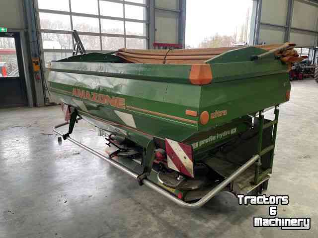 Fertilizer spreader Amazone Kunstmeststrooier / Meststoffenstrooier