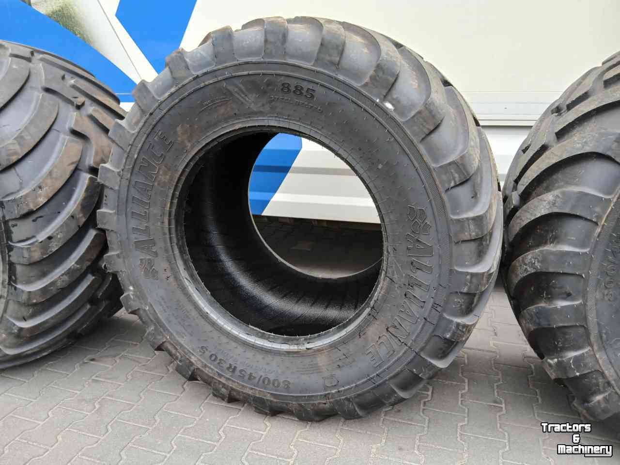 Wheels, Tyres, Rims & Dual spacers Alliance 800/45R30.5