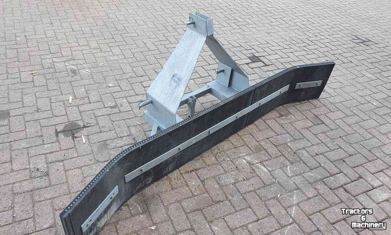 Rubber yard scraper  Rubberschuif / Modderschuif / Erfschuif / Mestschuif / Sneeuwschuif