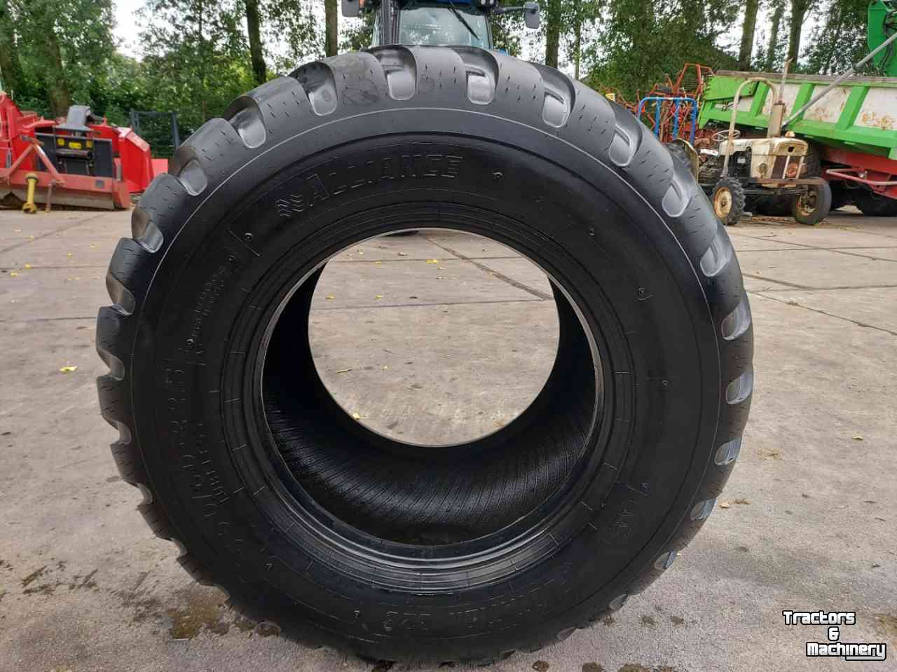 Wheels, Tyres, Rims & Dual spacers Alliance 500/60R22.5