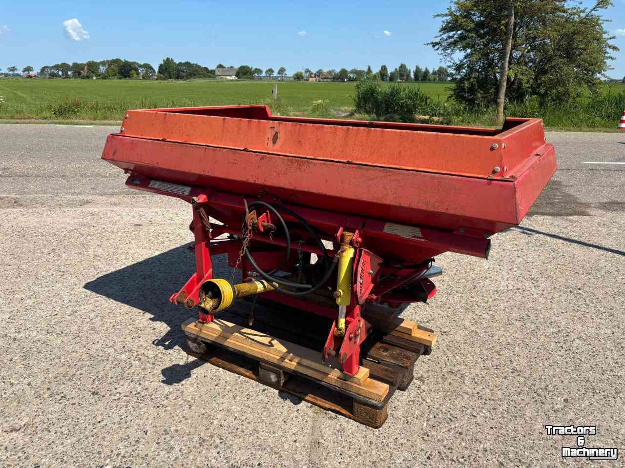 Fertilizer spreader Lely Centerliner CB 1600