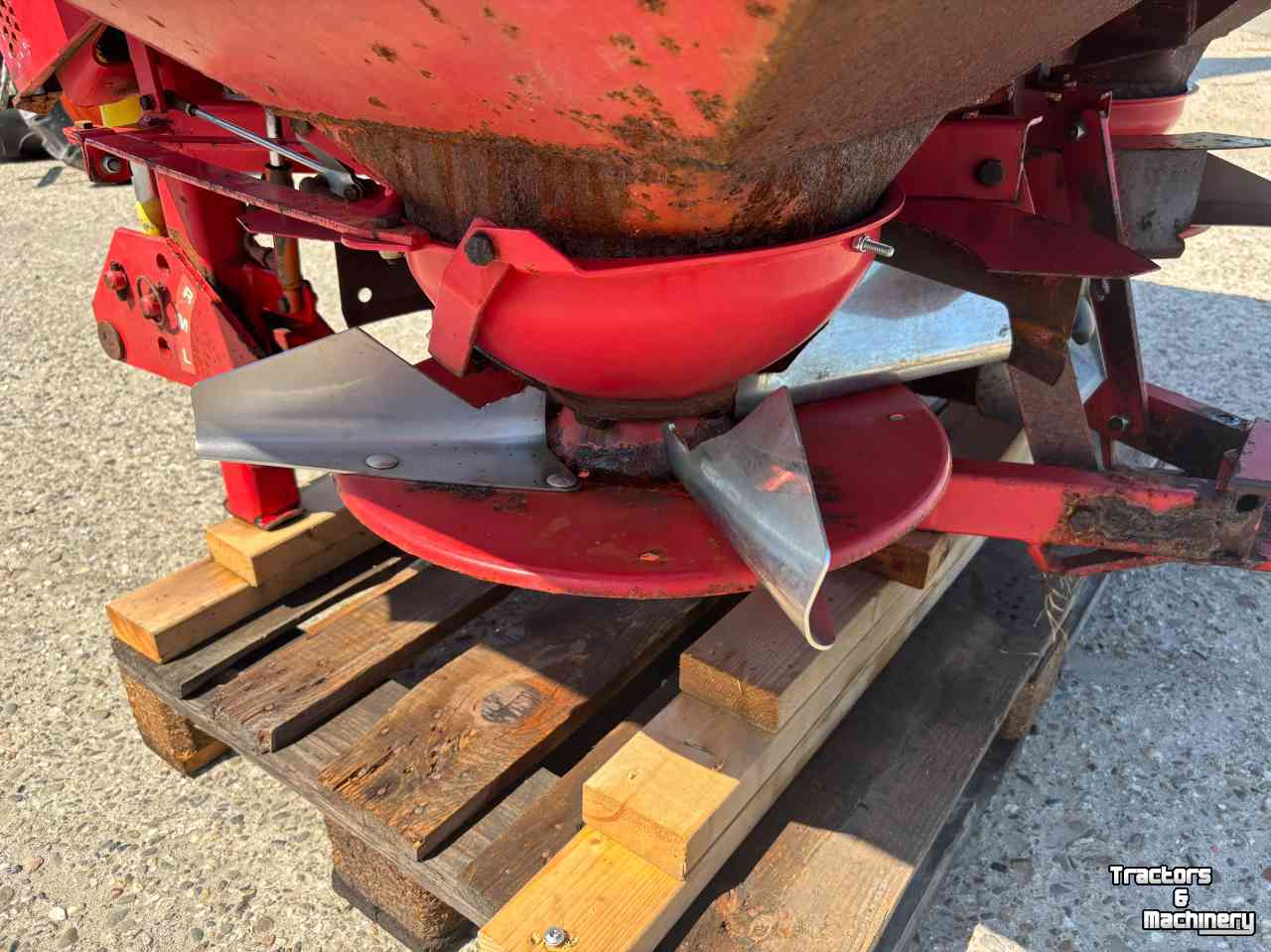 Fertilizer spreader Lely Centerliner CB 1600