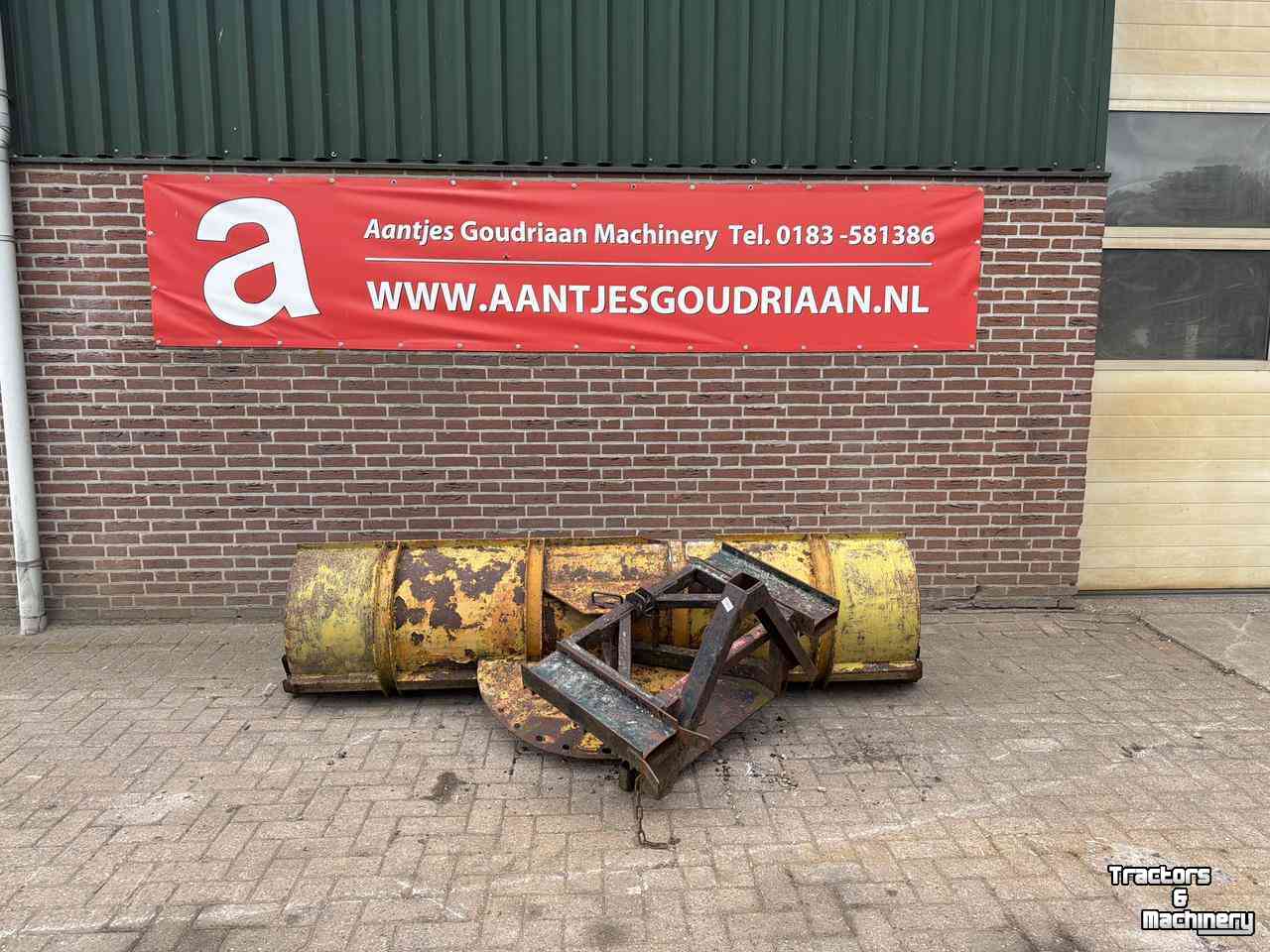 Rubber yard scraper  Rubberschuif