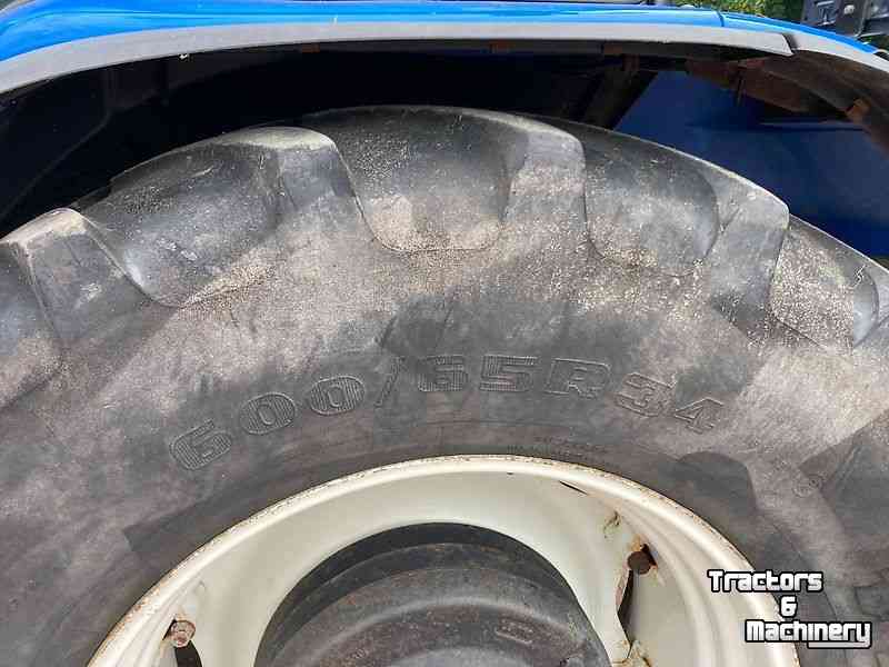 Tractor New Holland T5070 + Frontlader Mailleux T10