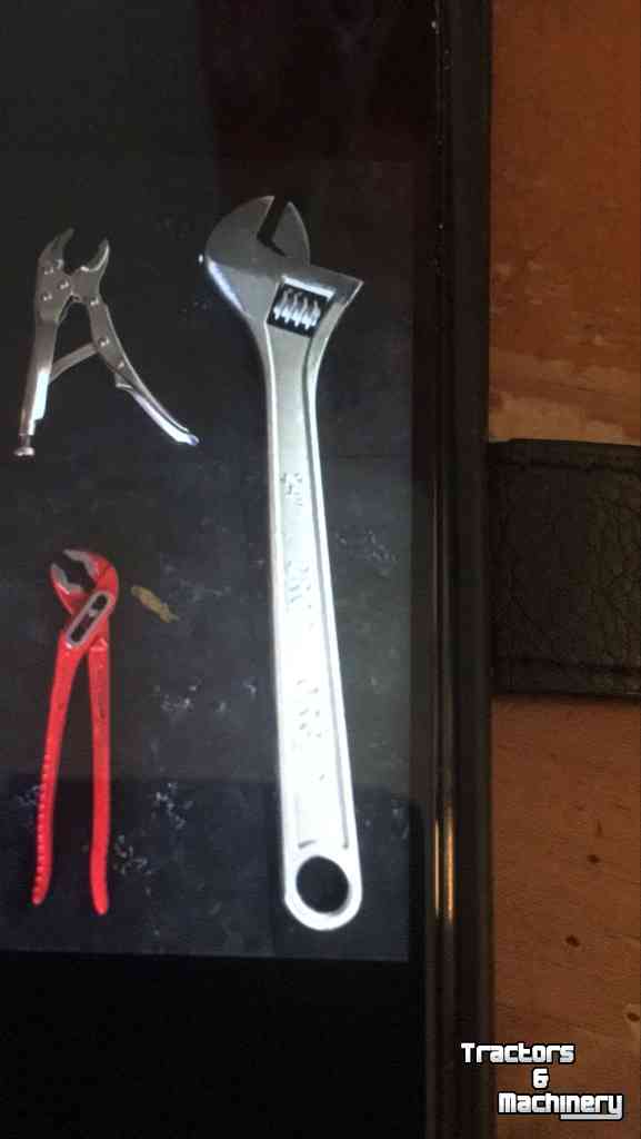 Other machines and accessories for the workshop and yard  Set baco groot waterpomp ,griptang