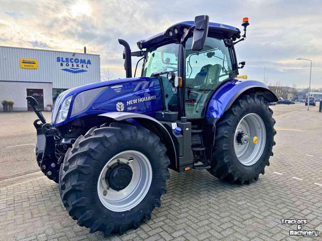 Tractor New Holland T6.180 AC Stage V Blue Power GPS