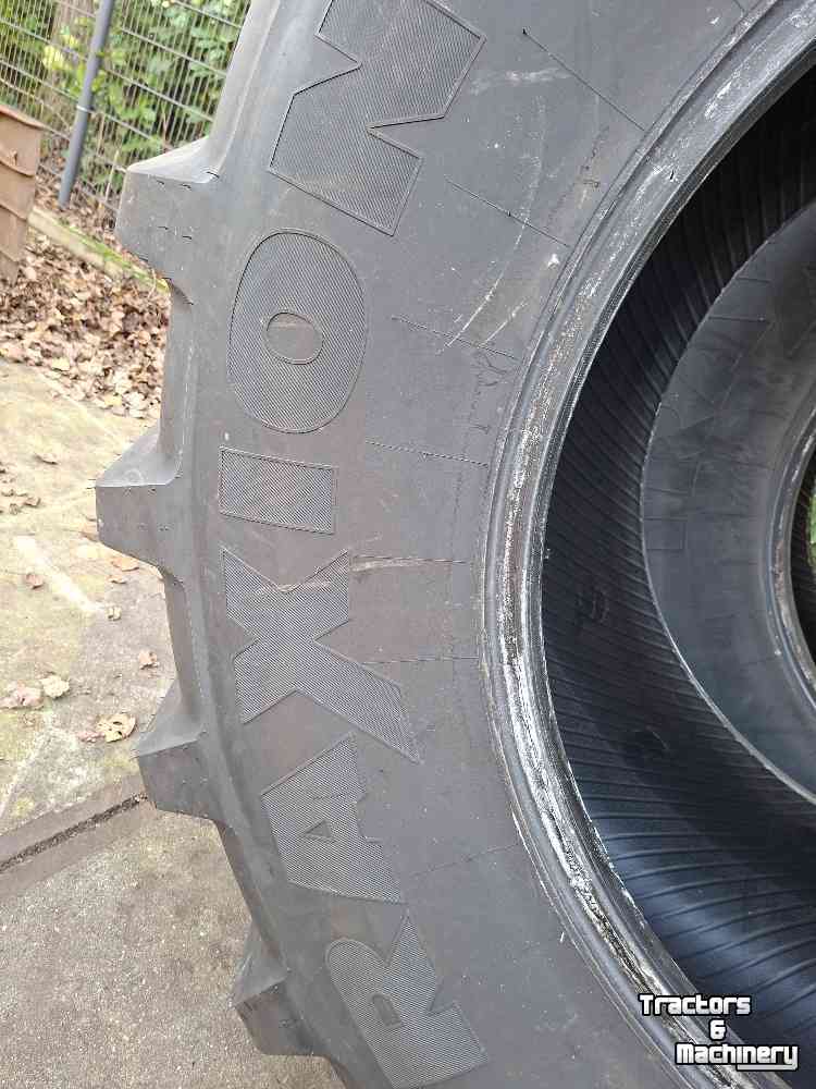 Wheels, Tyres, Rims & Dual spacers Vredestein 710/70R38 Traxion XXL