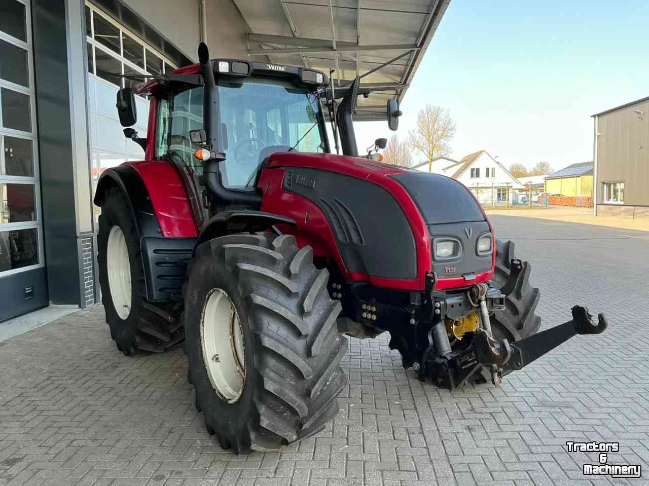 Tractor Valtra T132 Direct, Fronthef en PTO