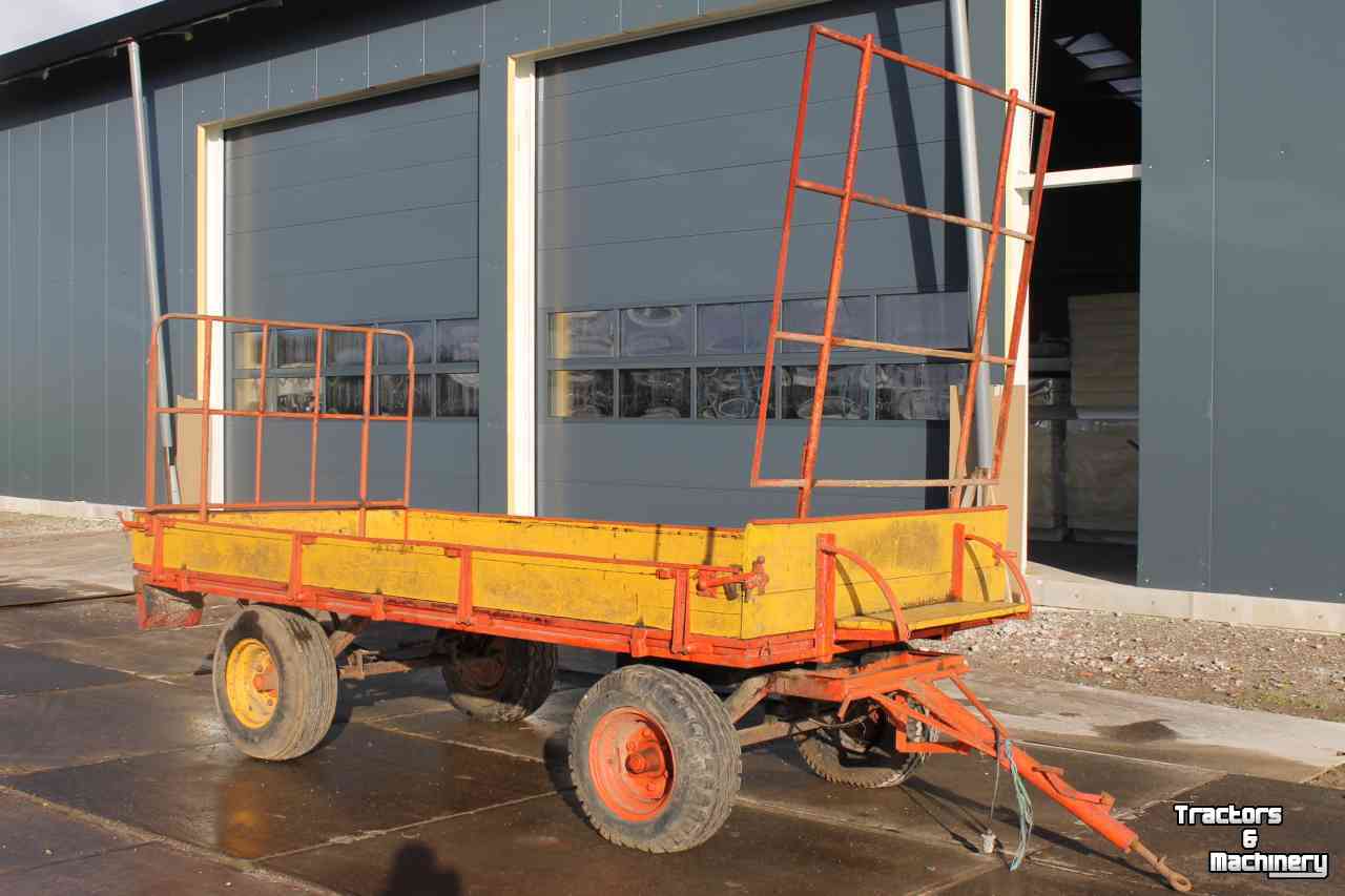 Agricultural wagon Miedema Landbouwwagen balenwagen schamelwagen aanhanger aanhangwagen