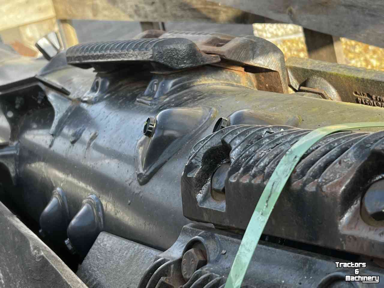 Combine New Holland Rotor New Holland CR Combine 17 inch Links No:8492392/84592020