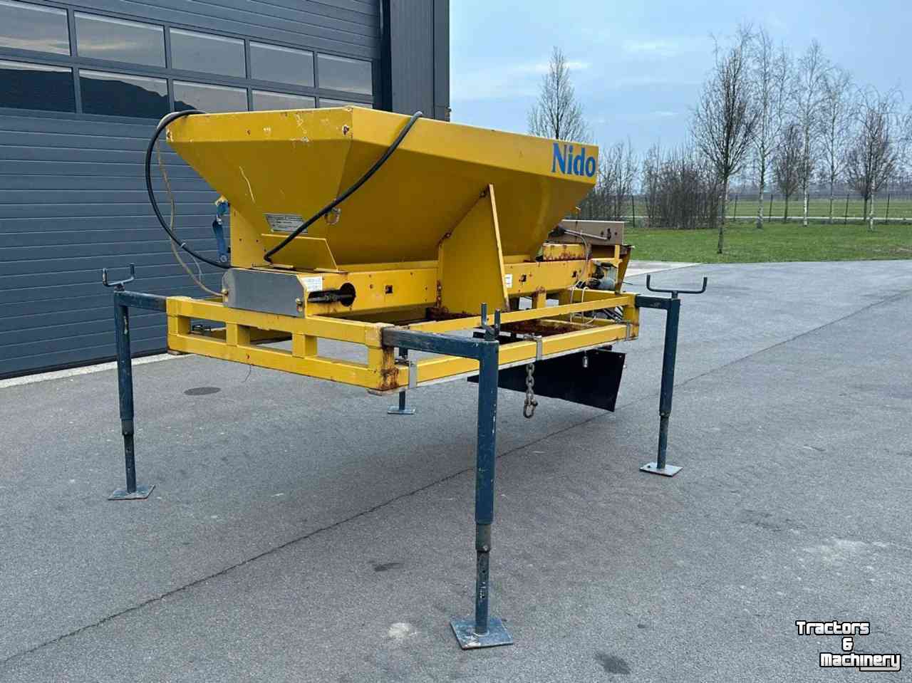 Snow Removal Equipment Nido Zoutstrooier
