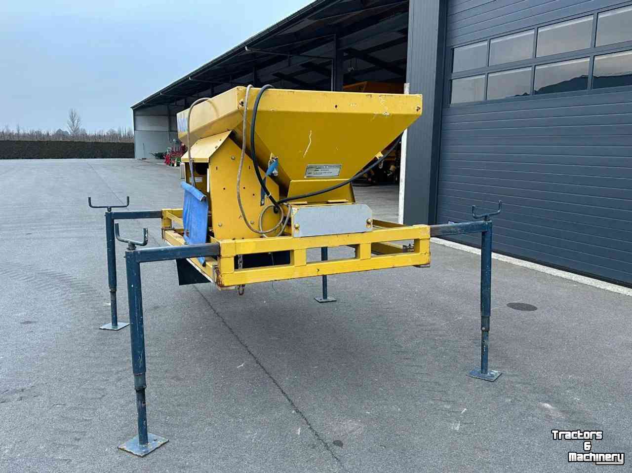 Snow Removal Equipment Nido Zoutstrooier