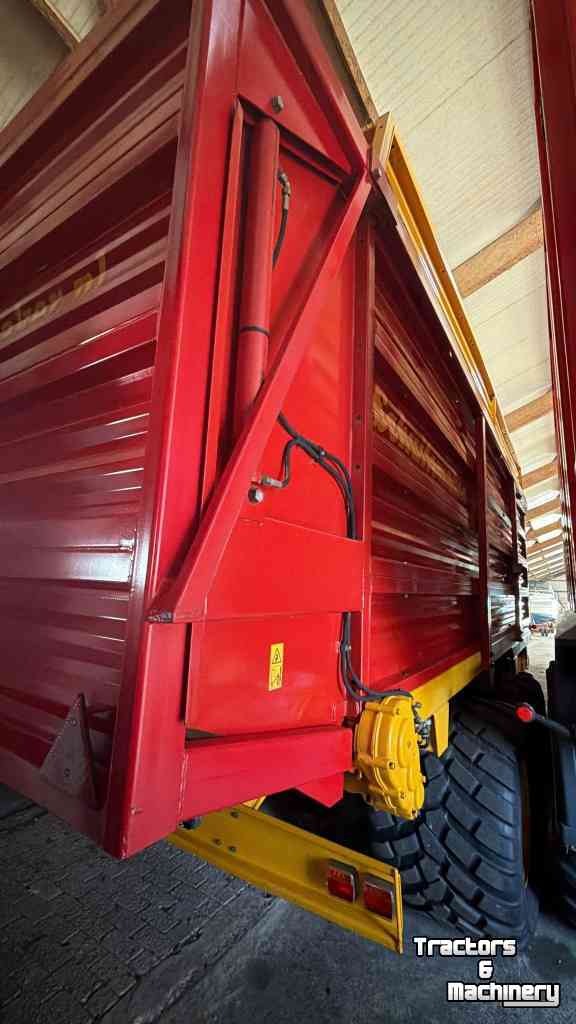 Self-loading wagon Schuitemaker Rapide 135S opraapwagen