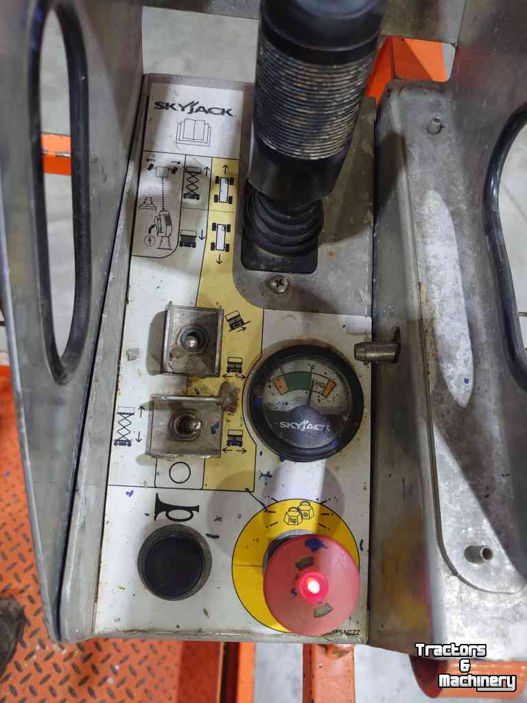 Articulated platforms Skyjack SJ111 3220